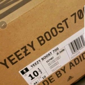 700 yeezy boost salt